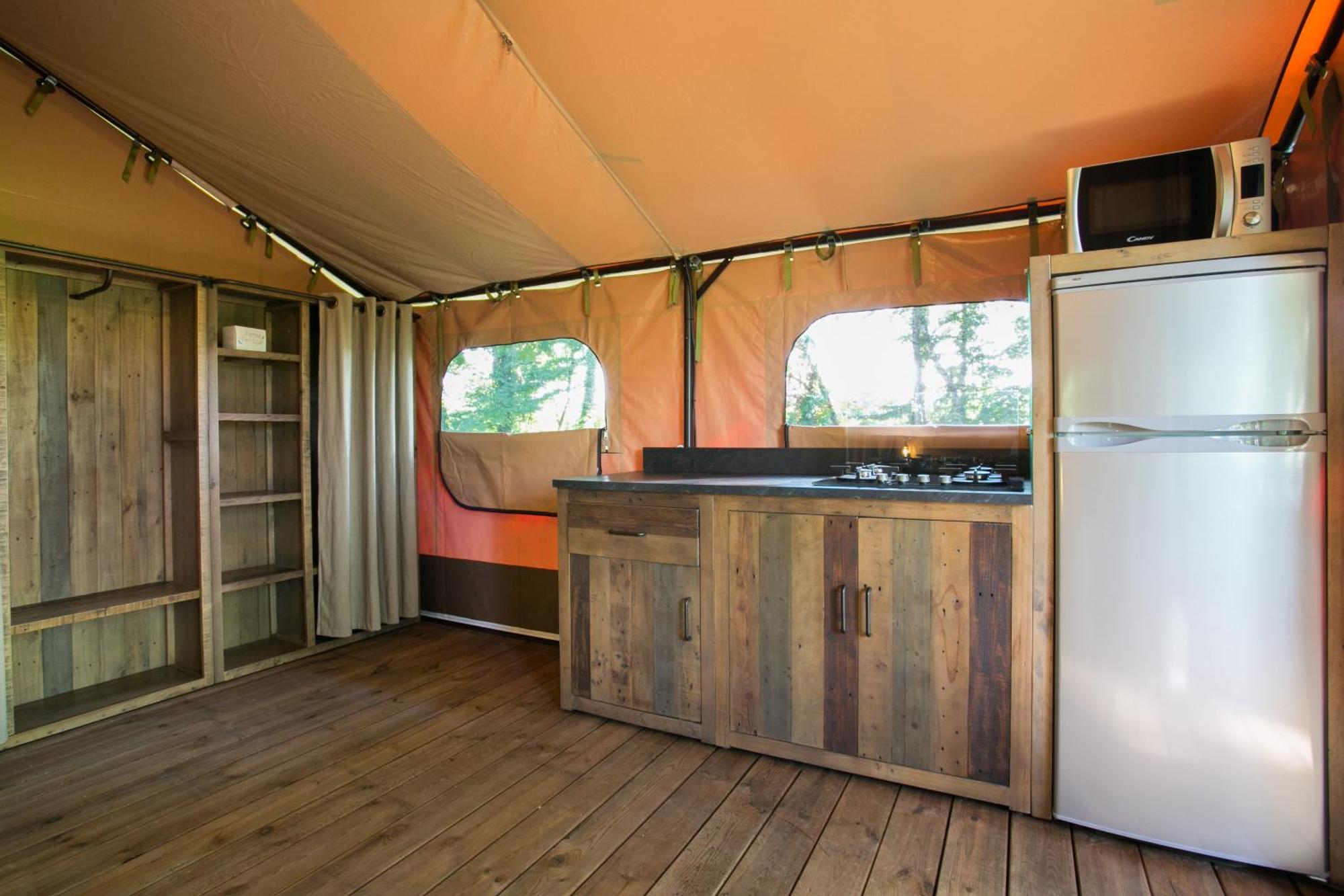 Camping La Ferme De Perdigat Limeuil Екстер'єр фото